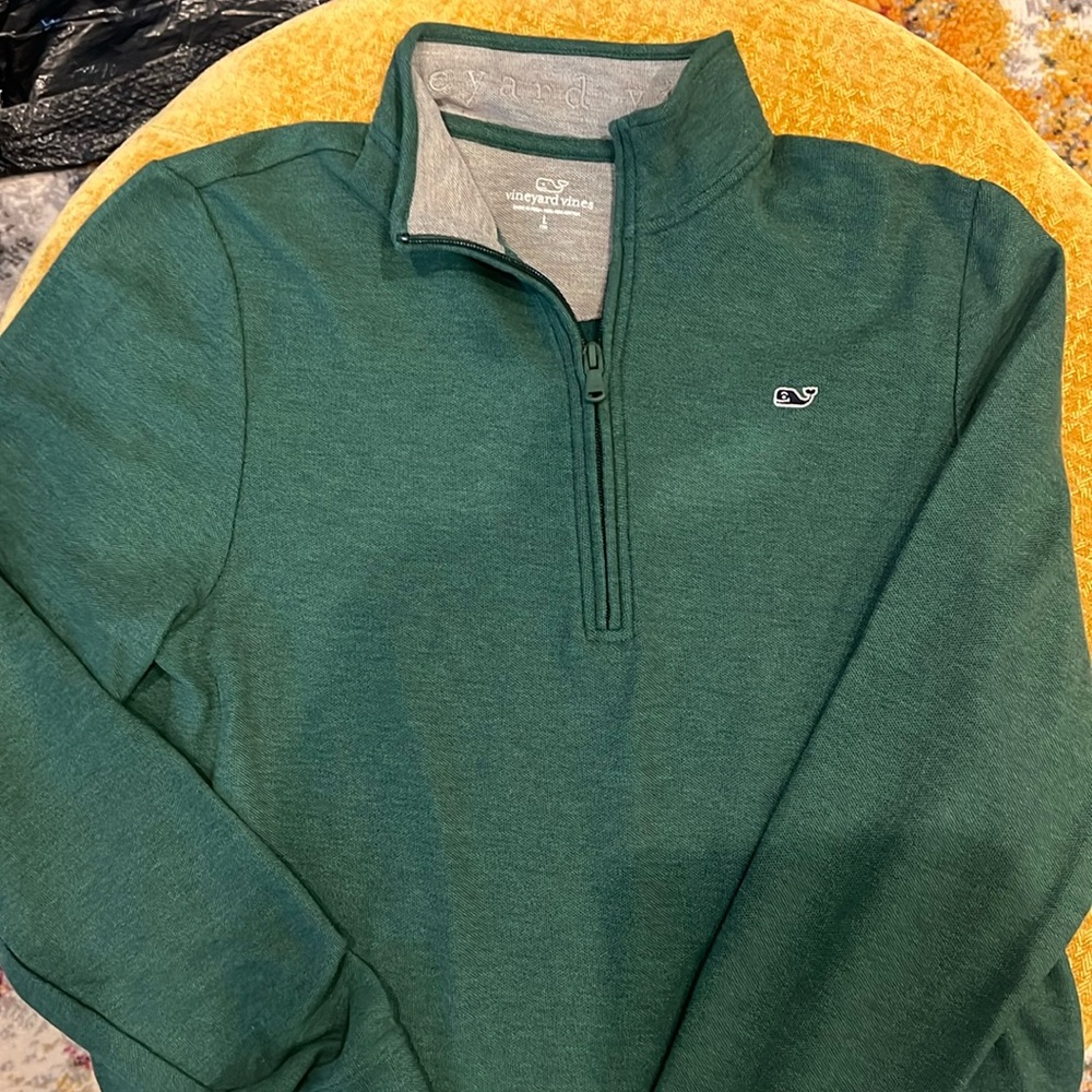 Vineyard Vines boys green pullover. Size L